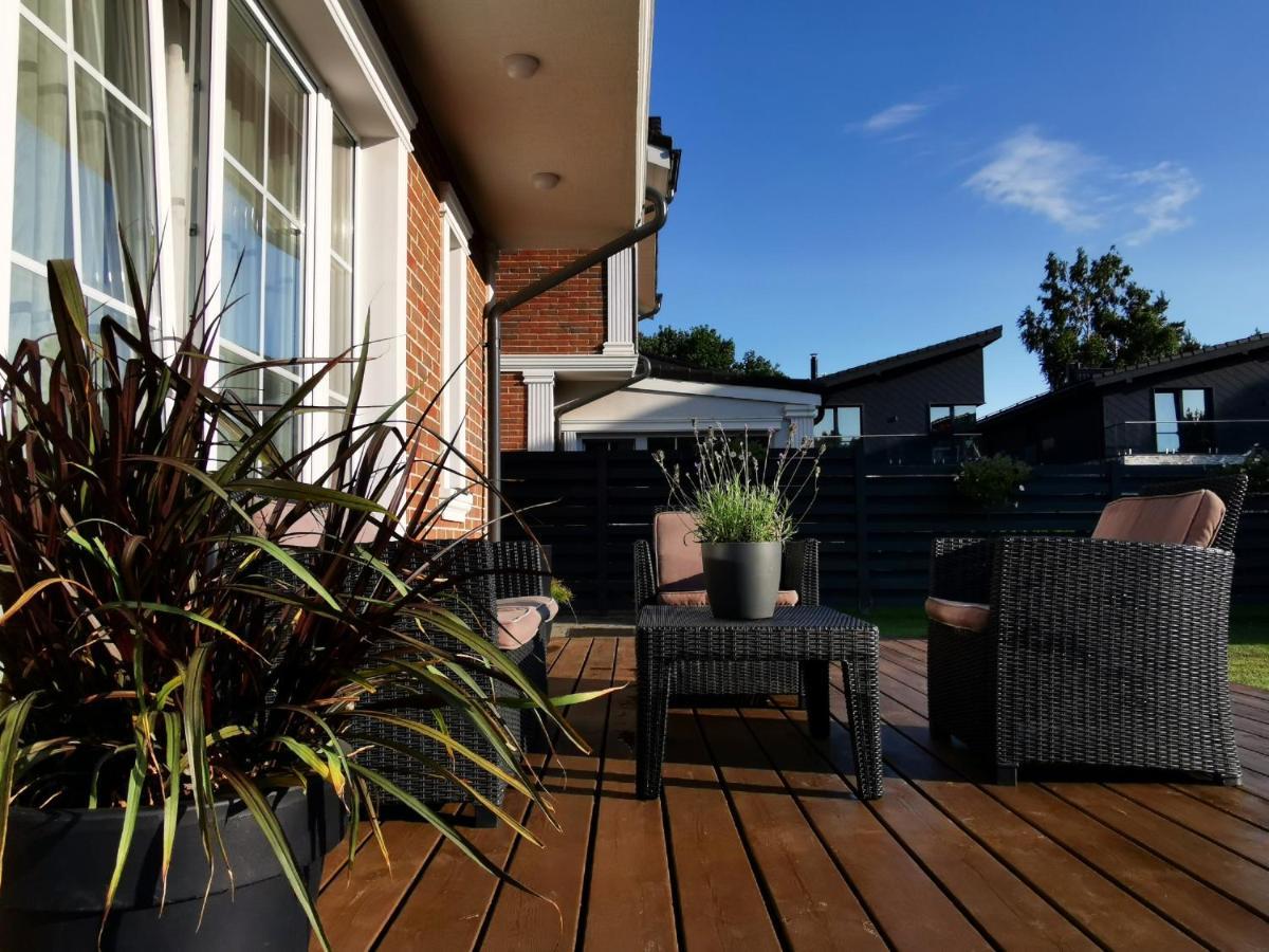 Melnrage Beach Cozy Apartments & Terrace - Pine View Sea Entry Klaipėda Exteriör bild